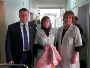 Дарение от 30 одеяла за МБАЛ-Павликени