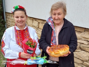 В с. Димча съхраниха традицията за Бабинден