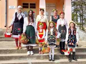 Лазарки наричаха за сполука в с. Димча