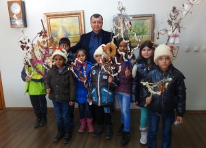 Деца сурвакаха за Василица в Павликени