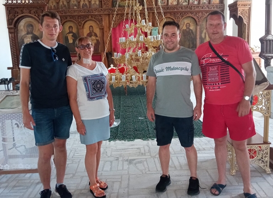 Благодетели помагат на църквата в с. Мусина