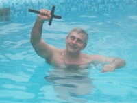 56-годишният Димчо Мандев извади кръста на Йордановден в Павликени