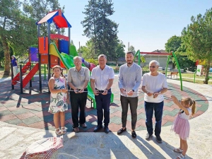 Детски площадки и кътове за отдих са изградени в с. Вишовград и с. Димча