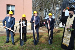 Започна модернизация и разширяване на Дома за стари хора в с. Караисен