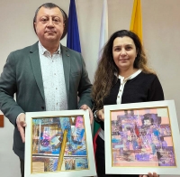 Д-р Колю Бянов отново дари картини за фондовете на ИМ-Павликени