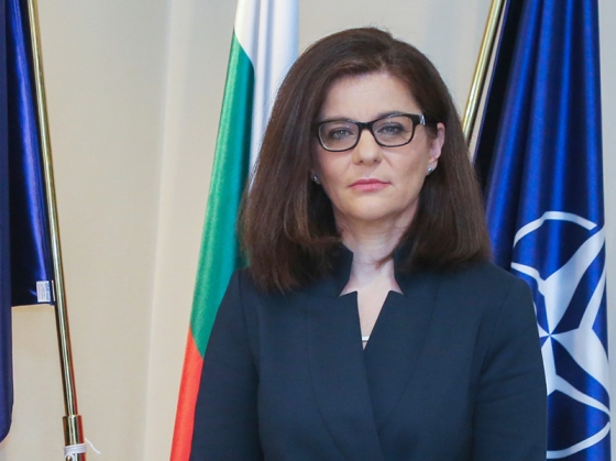 Новият министър на външните работи е родена в Павликени