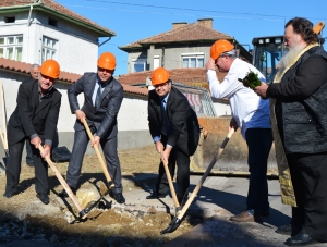 &bdquo;Къртица&ldquo; полага новите водопроводи на Павликени без да разкопава улиците