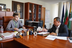 Ученици управляваха Община Павликени за един ден