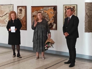 Петранка Новосад показа изложбата изложба &bdquo;Текстилна пластика&rdquo;