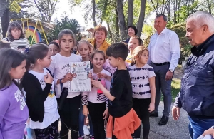 Дарение за Зоокът &ndash; Павликени направиха второкласници от великотърновско училище