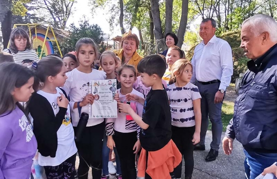 Дарение за Зоокът &ndash; Павликени направиха второкласници от великотърновско училище