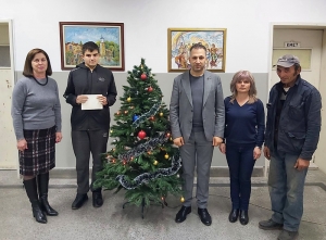 Общинските съветници от БСП с поредица жестове преди Коледа