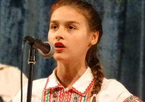 Петя Ангелова от класа по народно пеене беше приета в Плевен