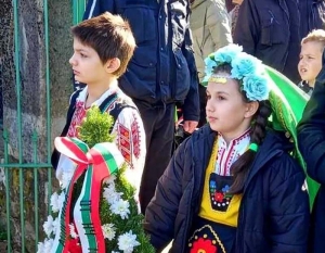 Група от с. Димча поднесе венец в Къкринското ханче